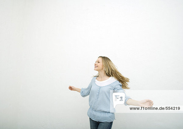 Teenager Mädchen tanzen  Portrait