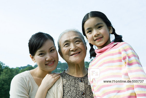 Drei Generationen von Frauen