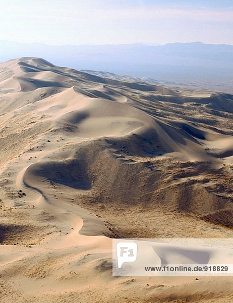 Kelso Dünen gesehen von oben auf einer hohen Düne. Mojave-Schutzgebiet. Kalifornien. USA
