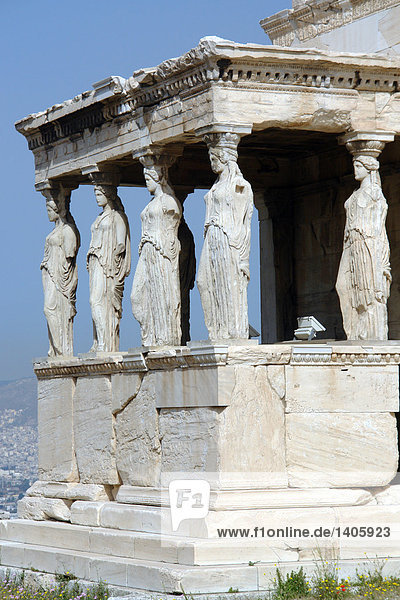Alte Gebäude gegen klaren blauen Himmel  Erechtheions  Akropolis  Athen  Griechenland