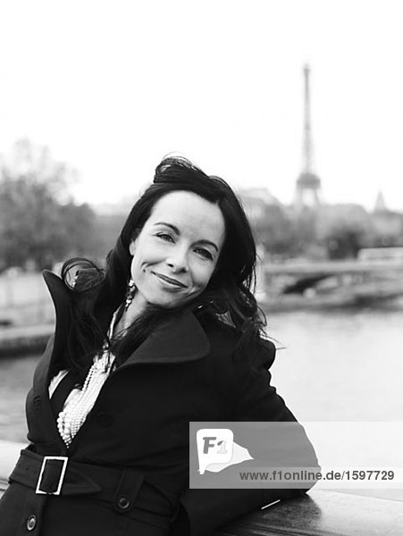 Portrait of a smiling Woman in Paris.