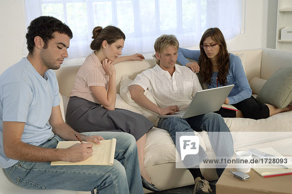 Menschen die casual Business-meeting