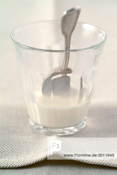 Glas Milch