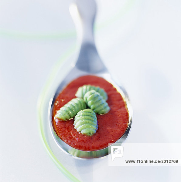 Spiruline gnocchi with tomato sauce