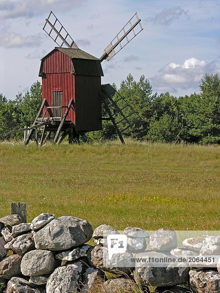 Traditionelle Windmühle Landschaft  Oland  Schweden