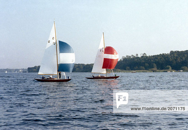 Zwei Boote auf dem Wannsee, Berlin, Deutschland