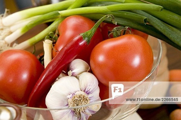 Frisches Gemüse in einer Schale