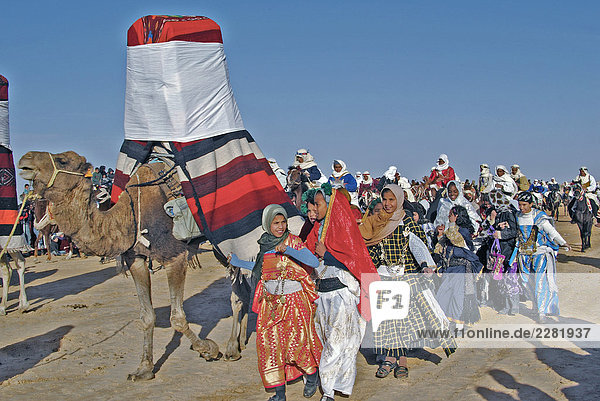 Tunesien  Douz Oasis Bereich  Sahara  Nomad Hochzeit