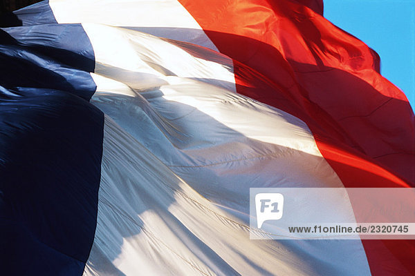 Französische Flagge im Wind  Nahaufnahme  beschnitten