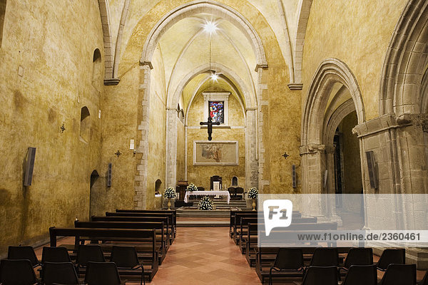 Italien  Calabria  Paola  San Francesco di Paola Heiligtum. Innenraum der alte Basilika