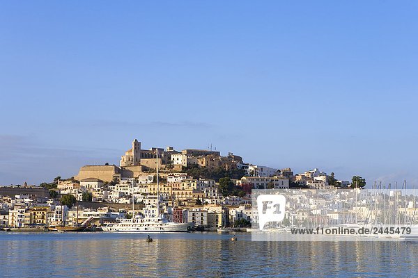 Boote im Hafen  Dalt Vila  Ibiza  Balearen Inseln  Spanien
