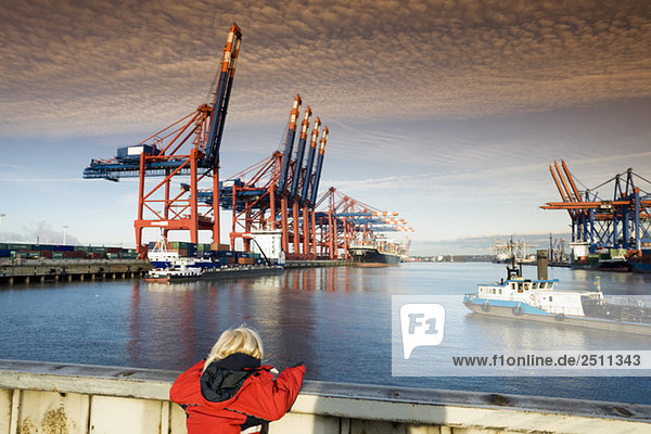 Germany  Hamburg  Waltershof  Container Terminal with ships