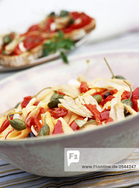 Penne Pasta und Thunfisch-Salat