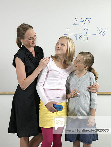 Lehrer und Schüler im Klassenzimmer