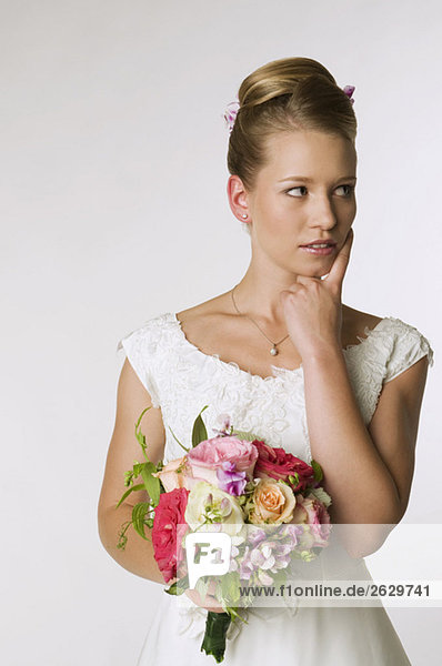 Bildnis einer jungen Braut  nachdenklich  Hand an Kinn