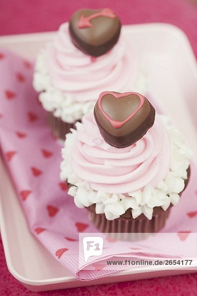Zwei Cupcakes zum Valentinstag