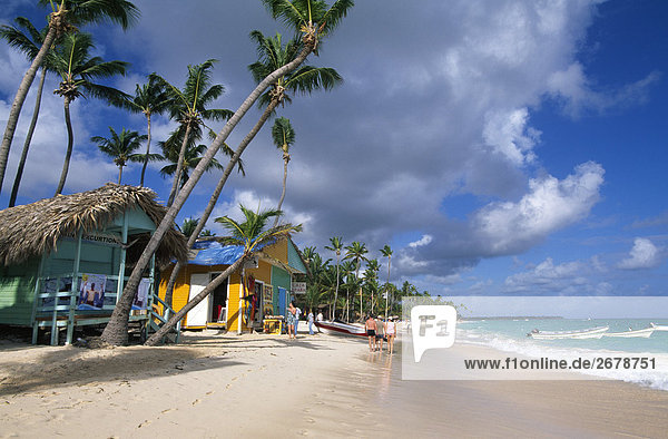 Hütten am Strand  Dominikanische Republik