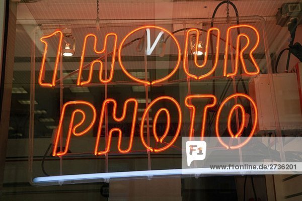 1 Stunde Foto Neonschild im Fenster