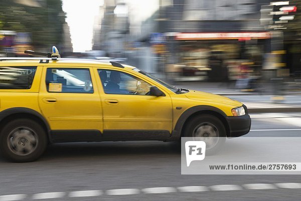 Gelbes Taxi in Stockholm