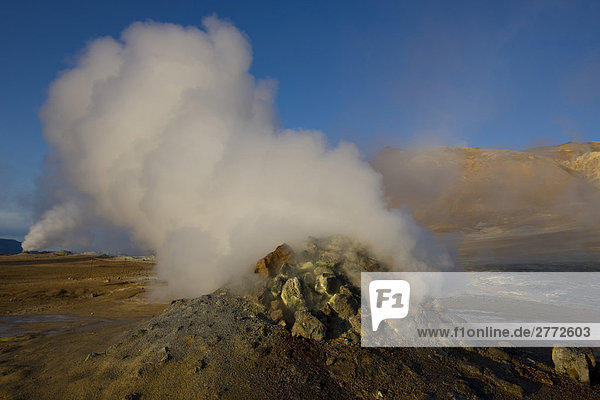 10850290  Island  Hverir  Natur  Landschaften  Landschaft  Reisen  vulkanische  Vulkanismus  Geysir  Wasser  Dampf  Fumarole