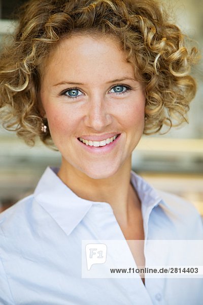 Portrait von einem lächelnden Frau Schweden.