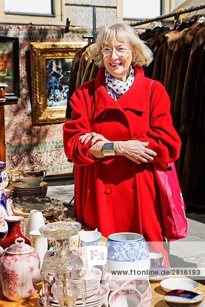Porträt von eine ältere Frau in Berlin Deutschland Tour.