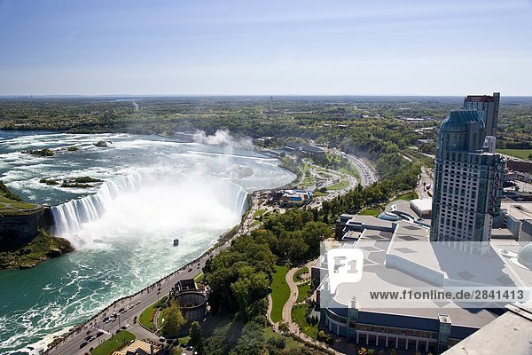 Ansicht des Horseshoe Falls und Casino aus Skylon Tower  Niagara Falls  Ontario  Kanada.
