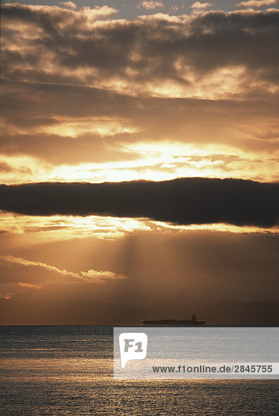 Sonnenuntergang Segeln Lastkahn British Columbia Kanada Meerenge