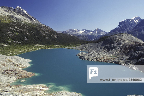 Alpensee im Küstengebirge  Chilcotin Region  British Columbia  Kanada.