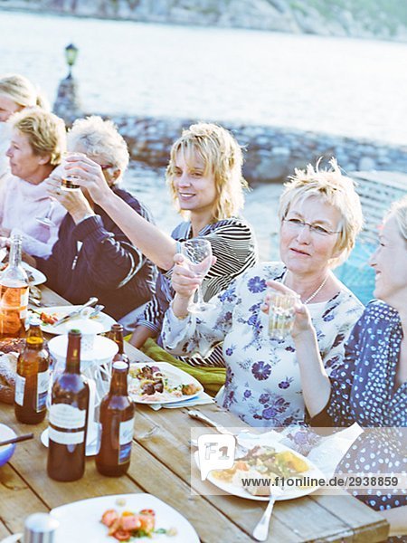Eine Dinner-Party am Meer Schweden.