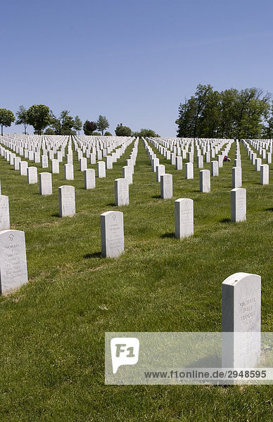 Jefferson Barracks National Cemetery  zu Ehren bewaffnete Veteranen  St. Louis  Missouri