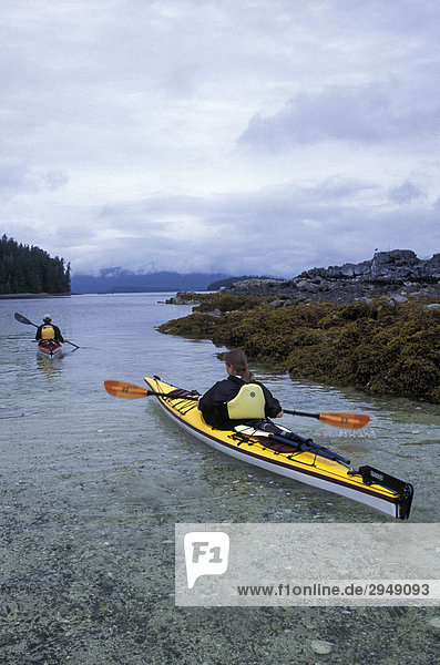 Insel Kajakfahrer British Columbia zerbrochen