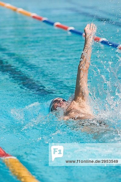 Rückenschwimmen jung Schwimmer australisch