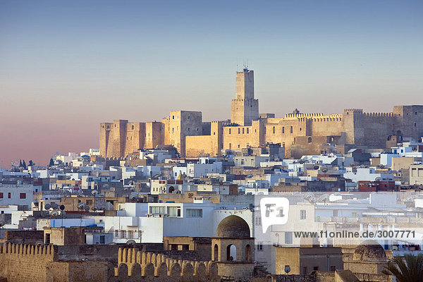Nordafrika Wohnhaus Gebäude Stadt Großstadt Kultur arabisch Afrika Sousse Tunesien