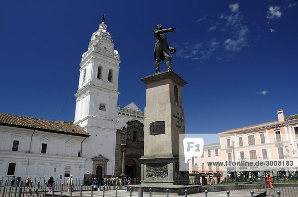 10856710  Ecuador  Plaza Santo Domingo  Statue of Al Mariscal Sucre  Old town  Quito city  square  people  church
