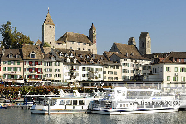 Rapperswil - Hafen  Promenade und das Rapperswiler Schloß - Kanton Sankt Gallen  Schweiz  Europa.