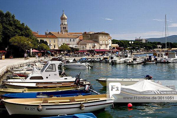 Hafen der Stadt Krk  Insel Krk  Kroatien