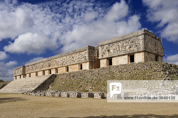 Palast des Gouverneurs (Palacio del Gobernador) in der Maya-Ruinenstätte von Uxmal  Yukatan  Mexiko