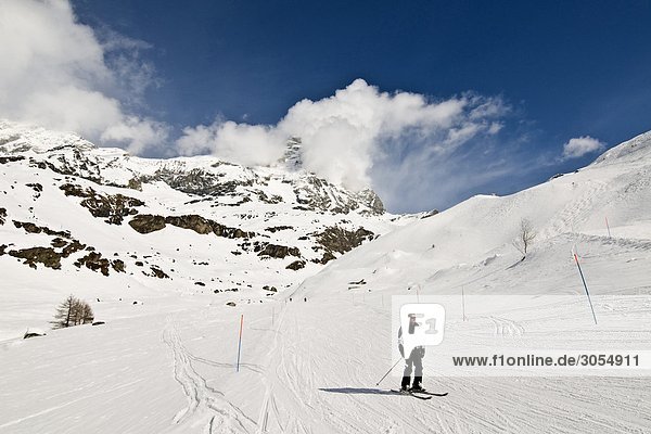 Skifahrer Breuil-Cervinia Aostatal Italien