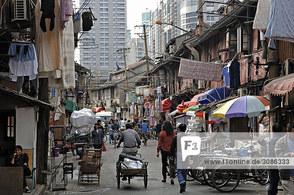 Strassenszene in der Altstadt von Shanghai  China