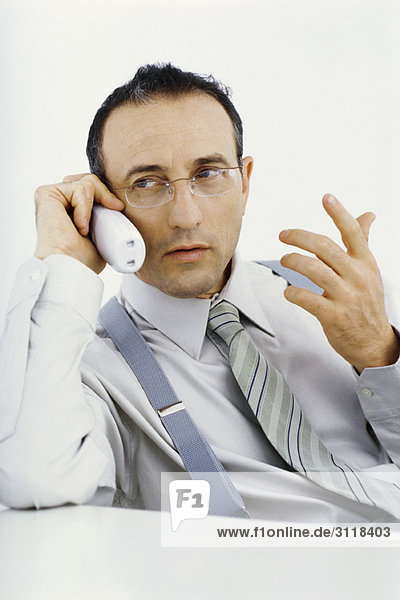 Geschäftsmann am Telefon