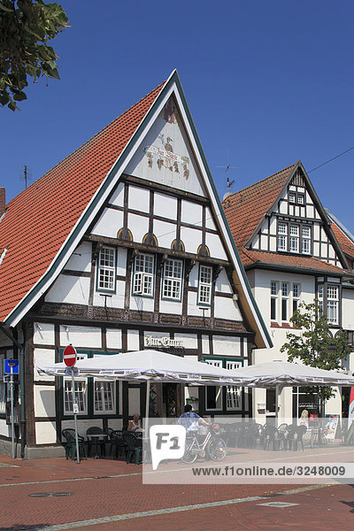 Straßencafe in der Fußgängerzone  Quakenbrück  Deutschland
