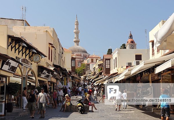 Einkaufsstraße in der Altstadt von Rhodos  Griechenland