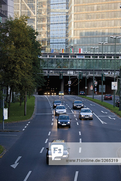 Deutschland  Nordrhein-Westfalen  Düsseldorf  Rheintunnel  Verkehr in der Stadt