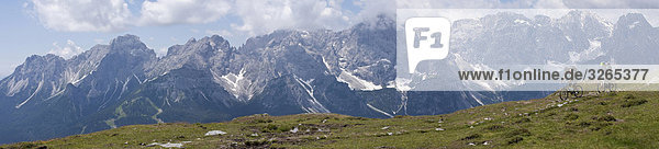 Italy  Dolomites  Couple mountainbiking