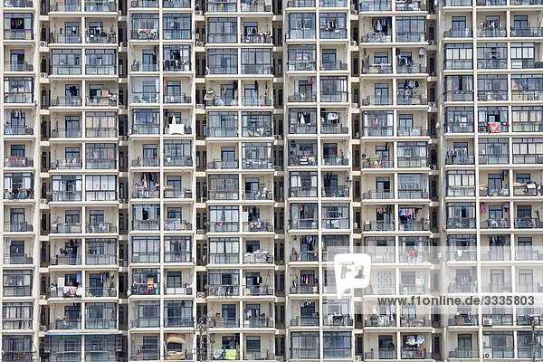 Balkone eines Wohnblocks  Shanghai  China