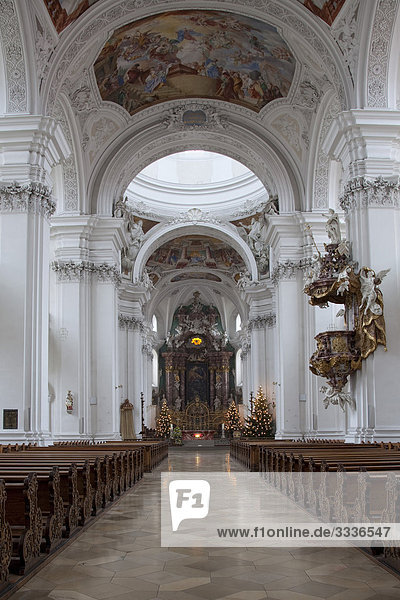 Innenraum der Kirche St. Martin  Weingarten  Deutschland