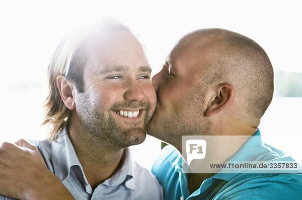 Zwei glückliche schwule Männer