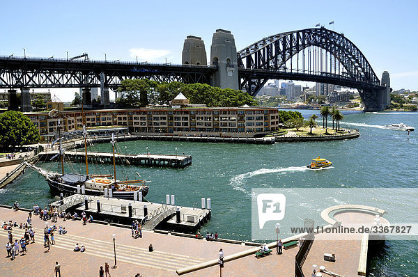 10864338  Sydney  Australia  city  travel  vacation  high-rise buildings  Harbour  harbor  Summer  Skyline  Water  Harbour bridge  people