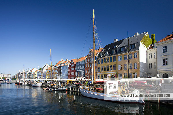 Dänemark  Kopenhagen  Nyhavn  Kanal  Kanal  Boote  Fassaden  Reisen bunt  Reisen  Tourismus  Ferien  Urlaub